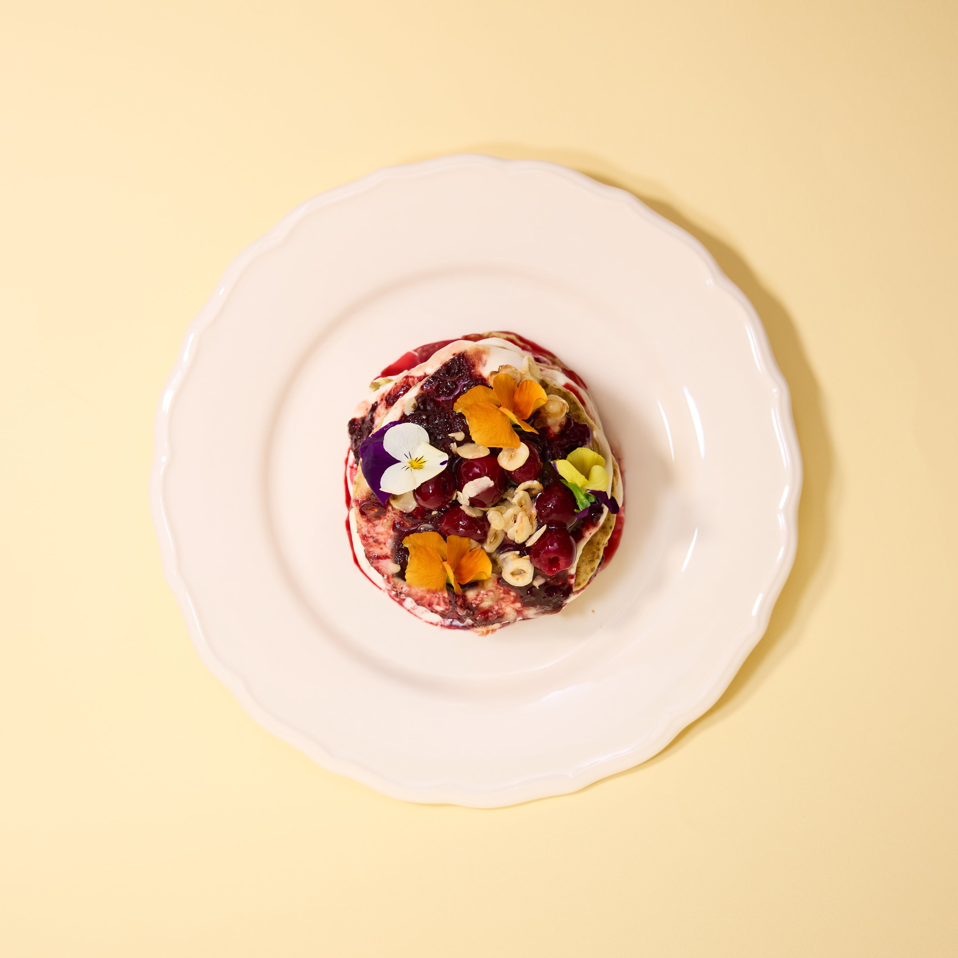 Vişne & Işkın Soslu Chia Pancake