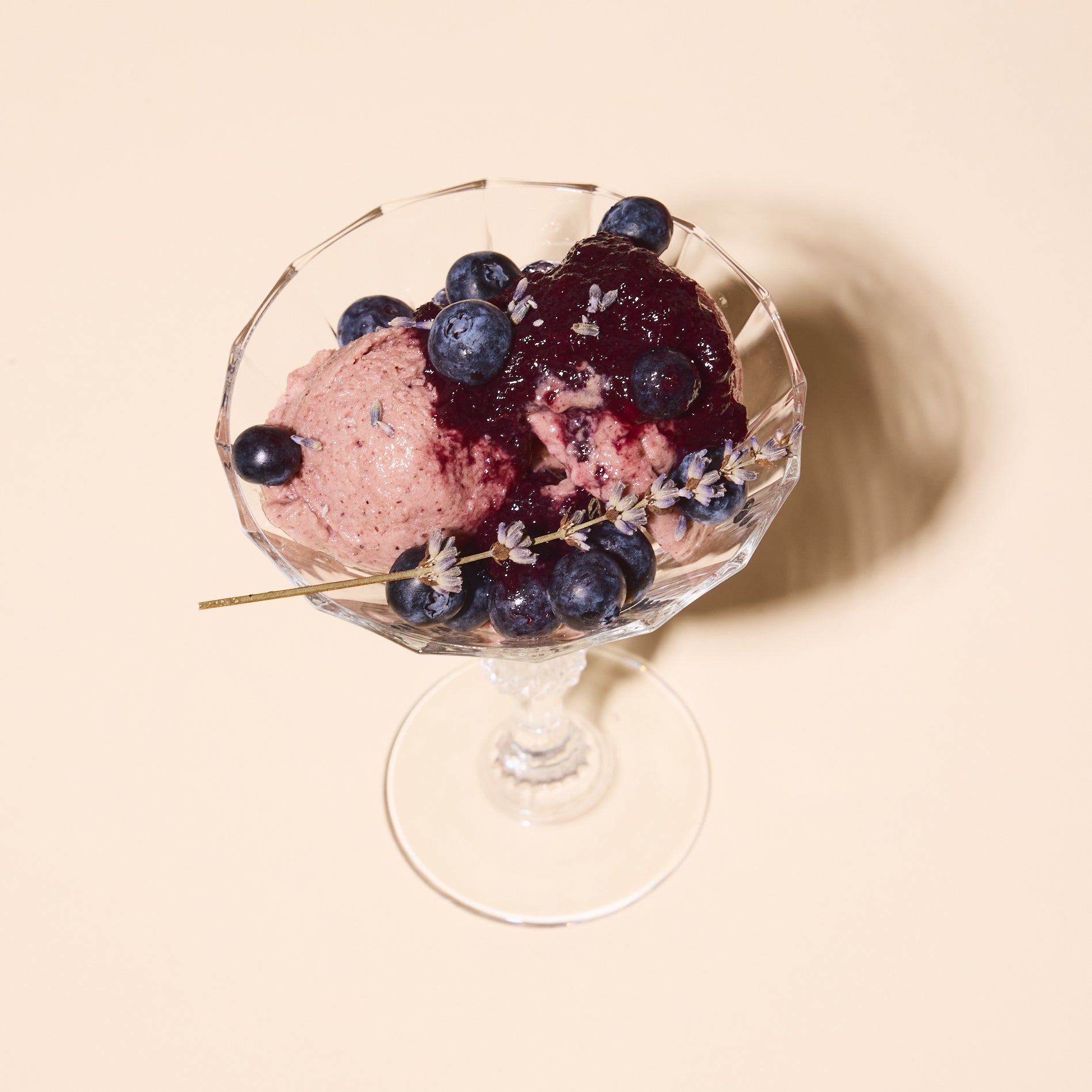 Maviyemiş & Lavanta Soslu Sağlıklı Dondurma